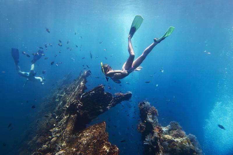 snorkeling tulamben shipwreck