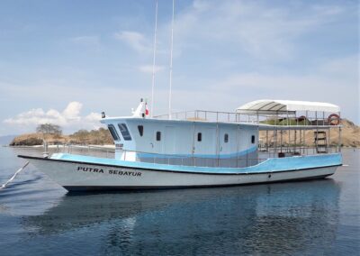 10. Fiber boat 17 meters long