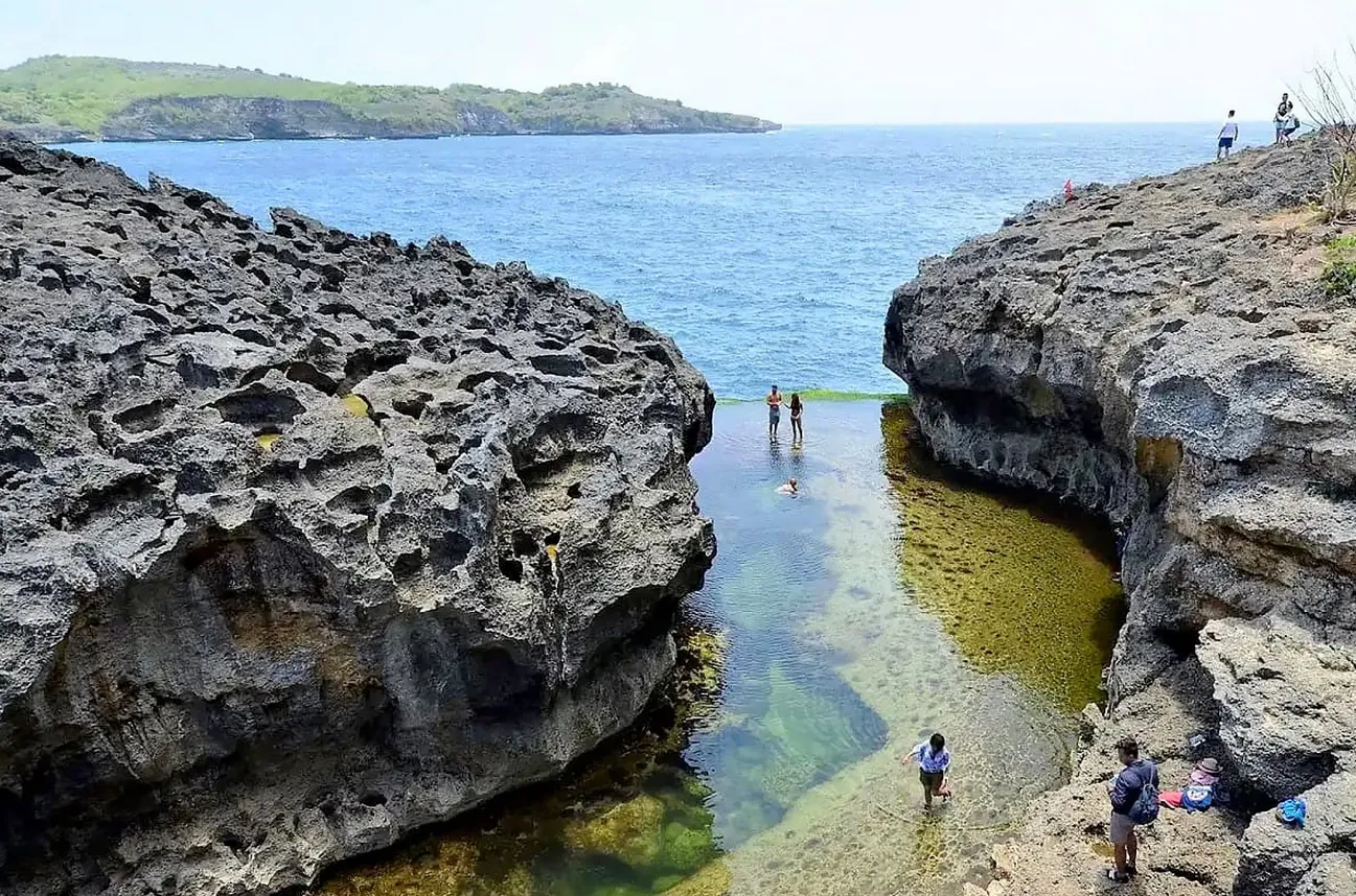 Recommended Places Near Broken Beach